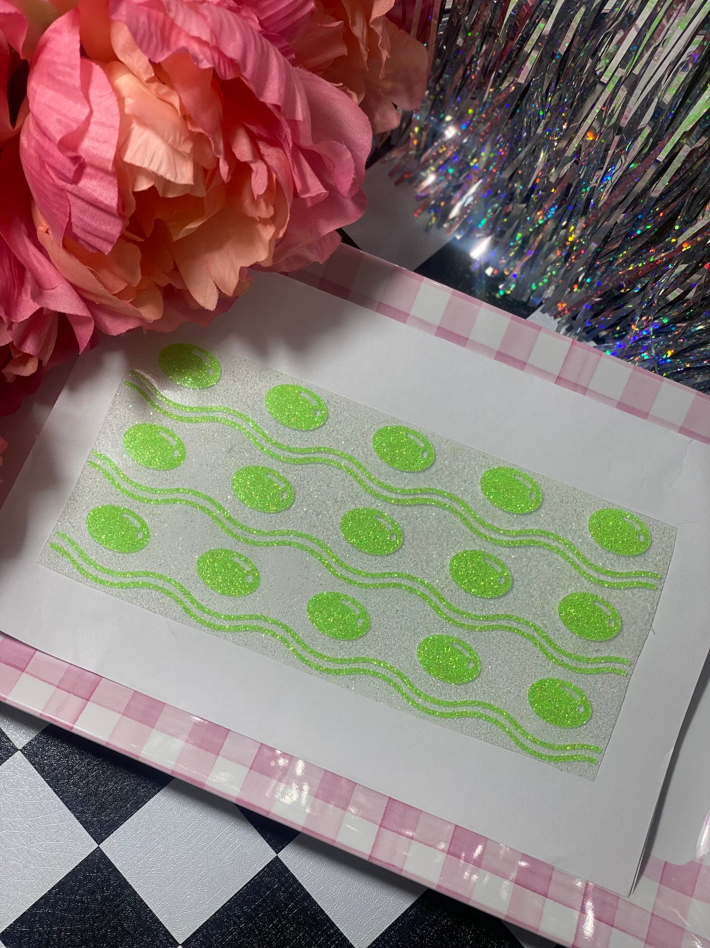 Bubbles and waves Hat transfer